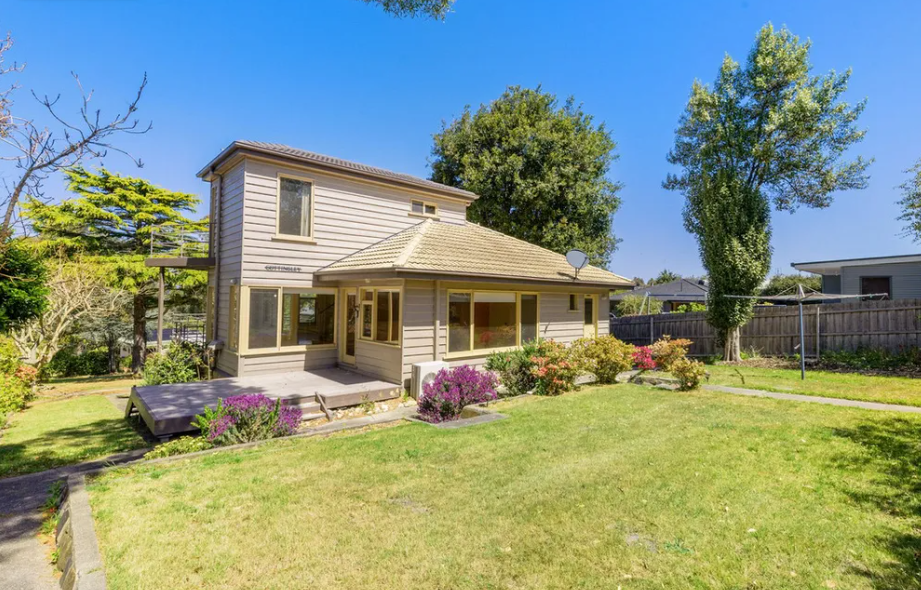 2 Laurence Street, Lakes Entrance, Vic 3909