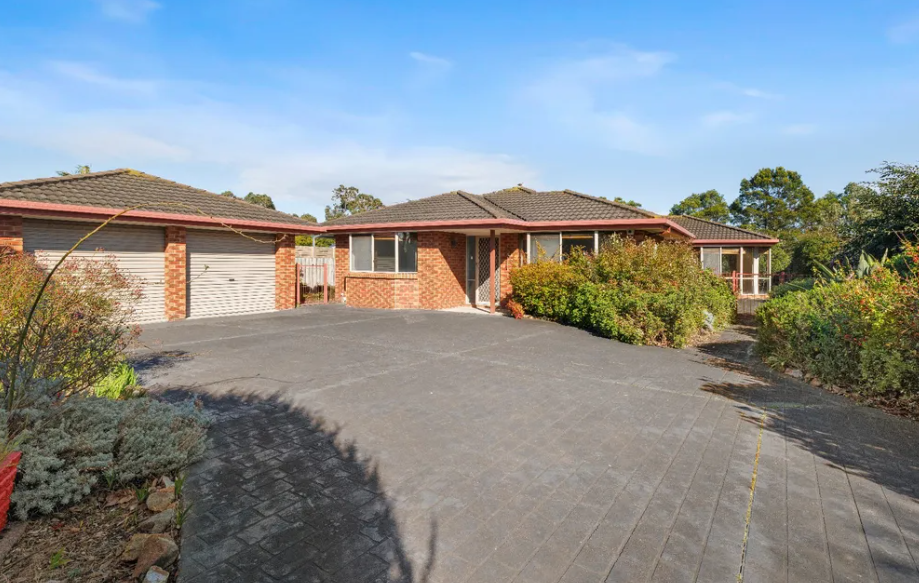 16 Warranqite Crescent, Hastings, Vic 3915